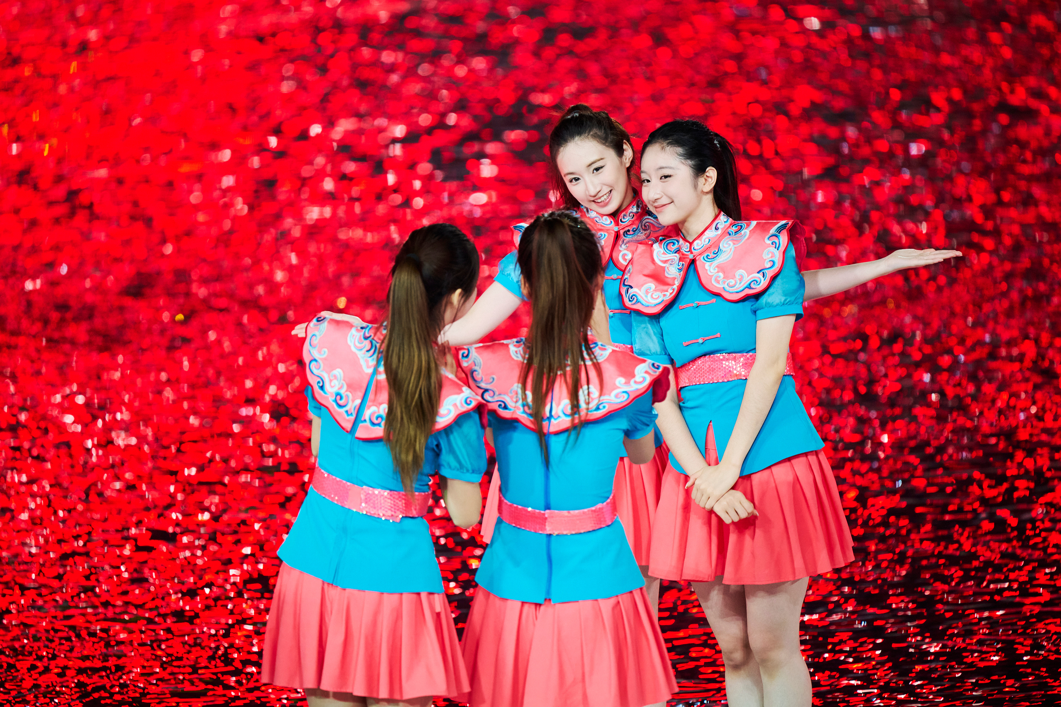 甜蜜笑容！全运会开幕式和彩排抓拍！摄影： 记者 李建艺