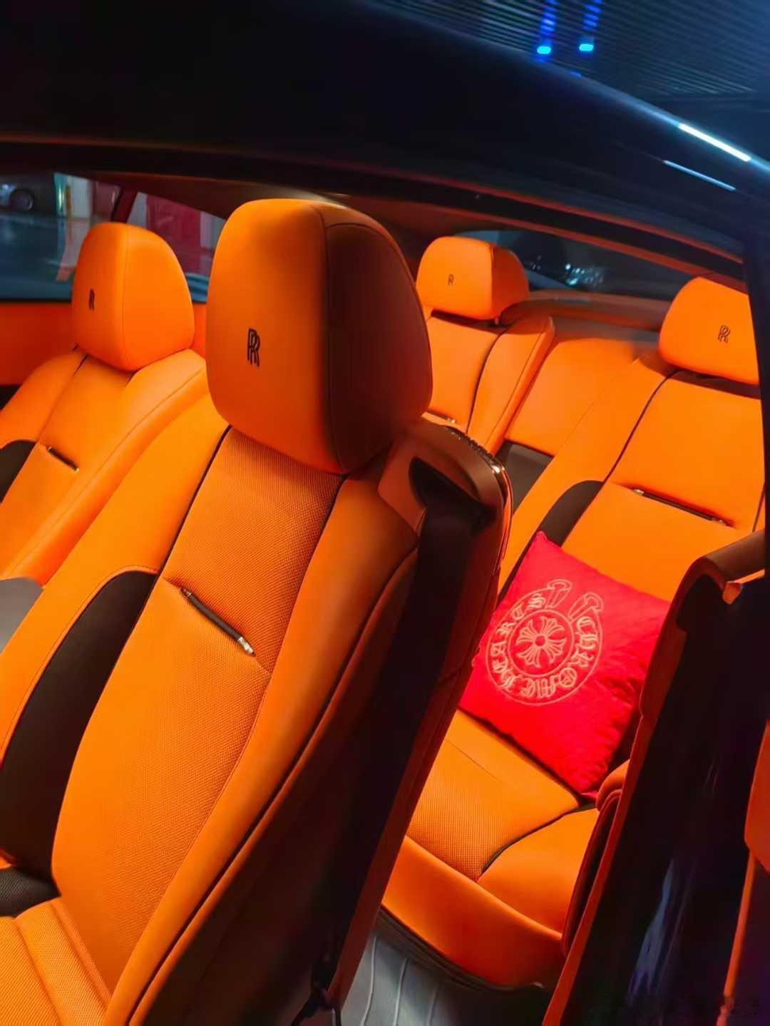 劳斯莱斯魅影白色 寻伯乐、20年12月出厂，21年03上牌，贴膜黑色，原厂爱马仕