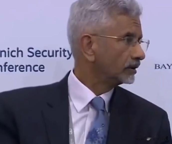 印度外长苏杰生慕尼黑安全峰会期间回答记者提出的"印度是否会放弃俄罗斯石油"的问题