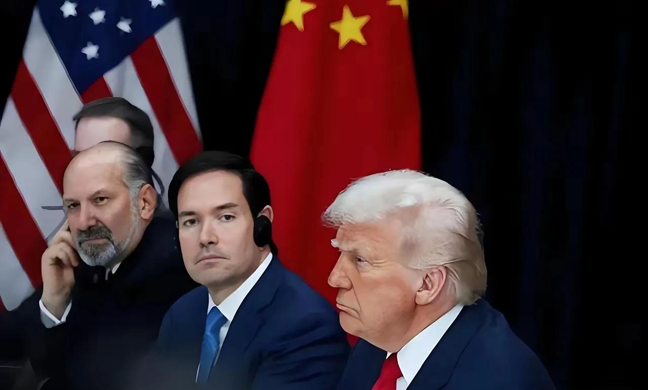 当特朗普在釜山会谈后展现出那种前所未有的谦逊姿态时，国际舆论场简直像看到猫给老鼠