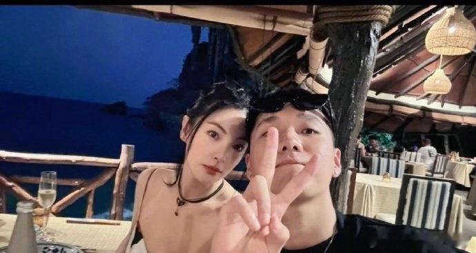 张雨绮男友晒合照官宣恋情 张雨绮男朋友是篮球运动员刘子琪，昨天出晒合照，网友辣评
