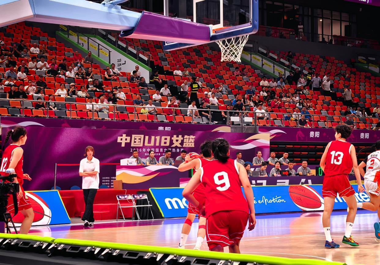今19:30中国U18女篮最有价值的热身赛开打

此前两天，先后与蒙古女篮、台湾