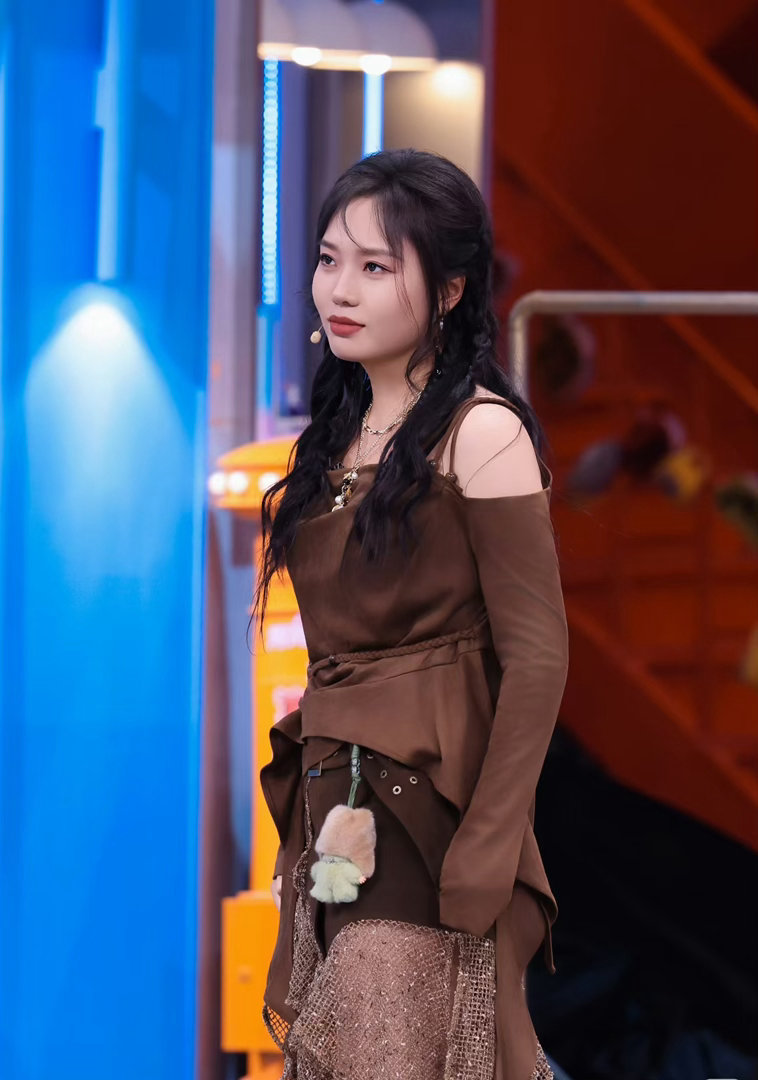 你好星期六全员抢开工红包 好六开工派对超燃上线！红包大战一触即发，千里马VS二维