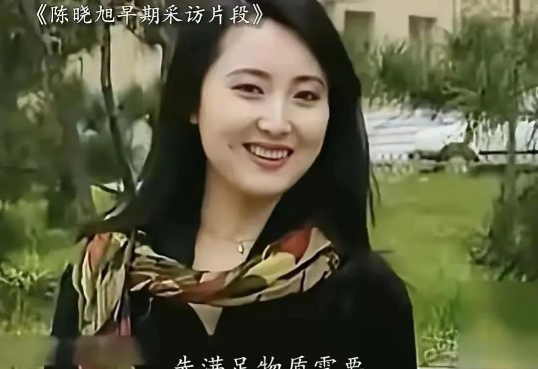 跟六小龄童一样猛的，也就只有她了！六小龄童靠孙悟空火了一辈子，而她靠林黛玉也火了