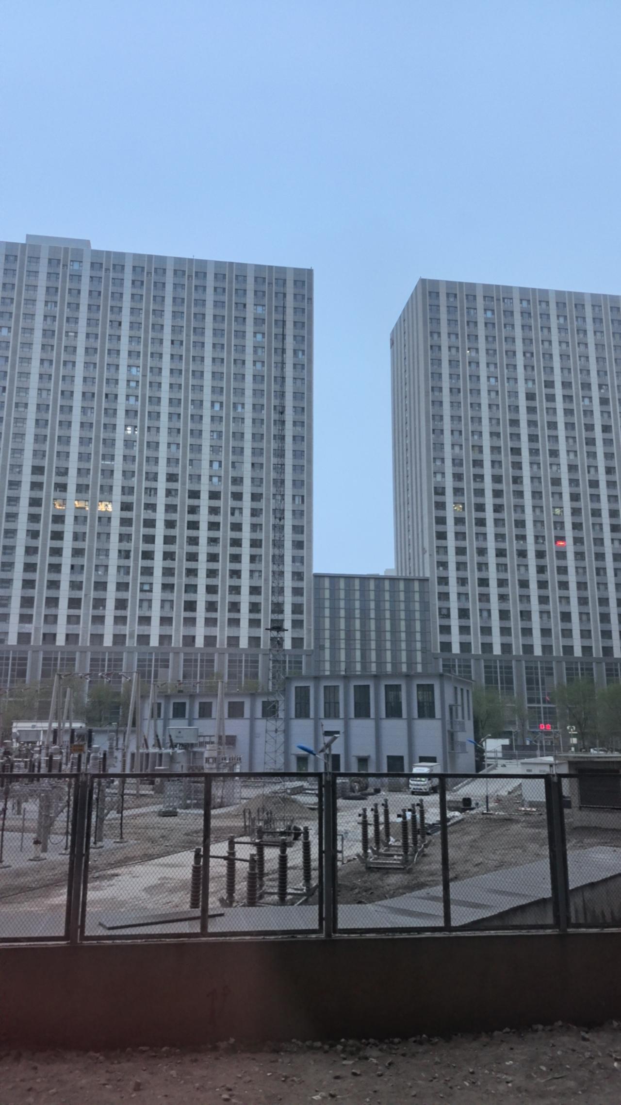 呼和浩特市的二手房比较多，但是，降价的空间应该不多了。 昨天下午，前往呼和浩特市