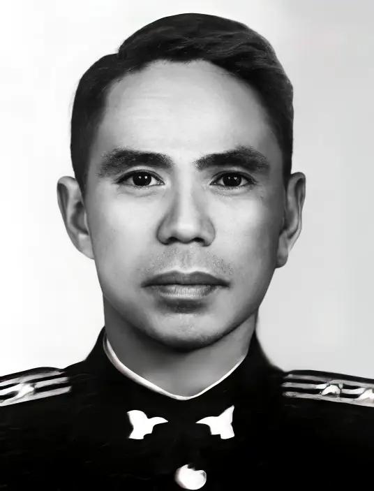 1992年5月，84岁的毛森坐着轮椅降落在上海虹桥机场，这个曾经的军统上海区区长