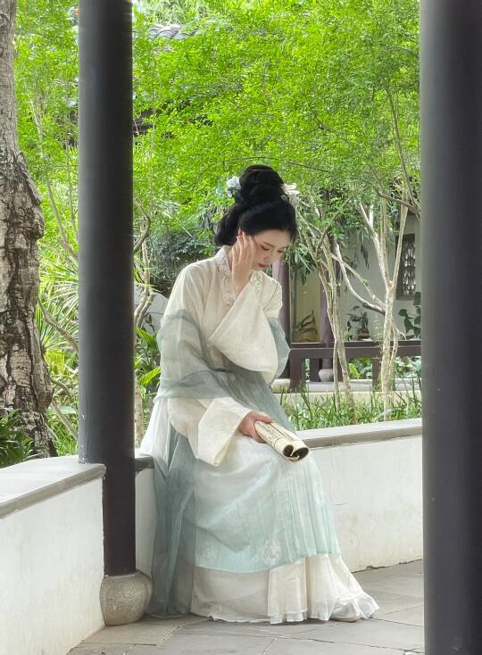 南宁拍照｜美人掩鬓