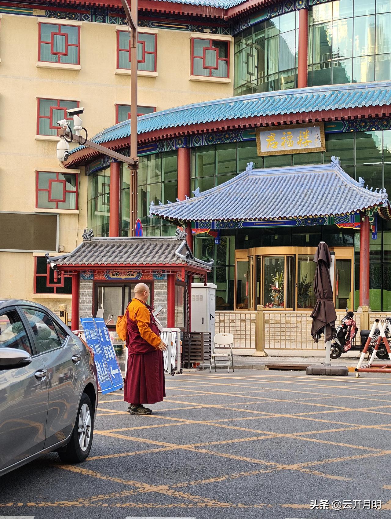 八大处公园，很不值得来的一个地方，停车场离着景区门口至少有1公里，上一次来的时候