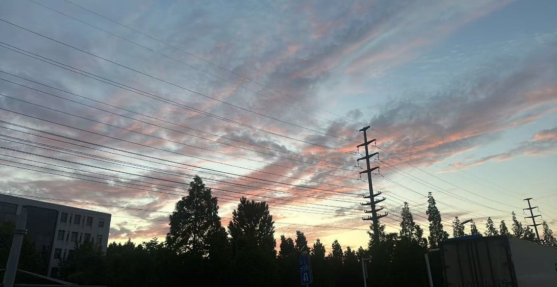 人间值得的瞬间最美的天空晚霞天空蓝天最美晚霞