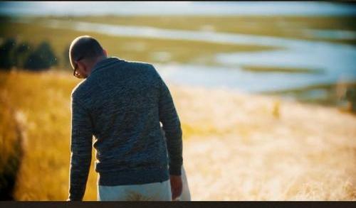 一个男人的"硬核"修养清单

1. 关于事业：

· 可以没背景，但不能不努力。