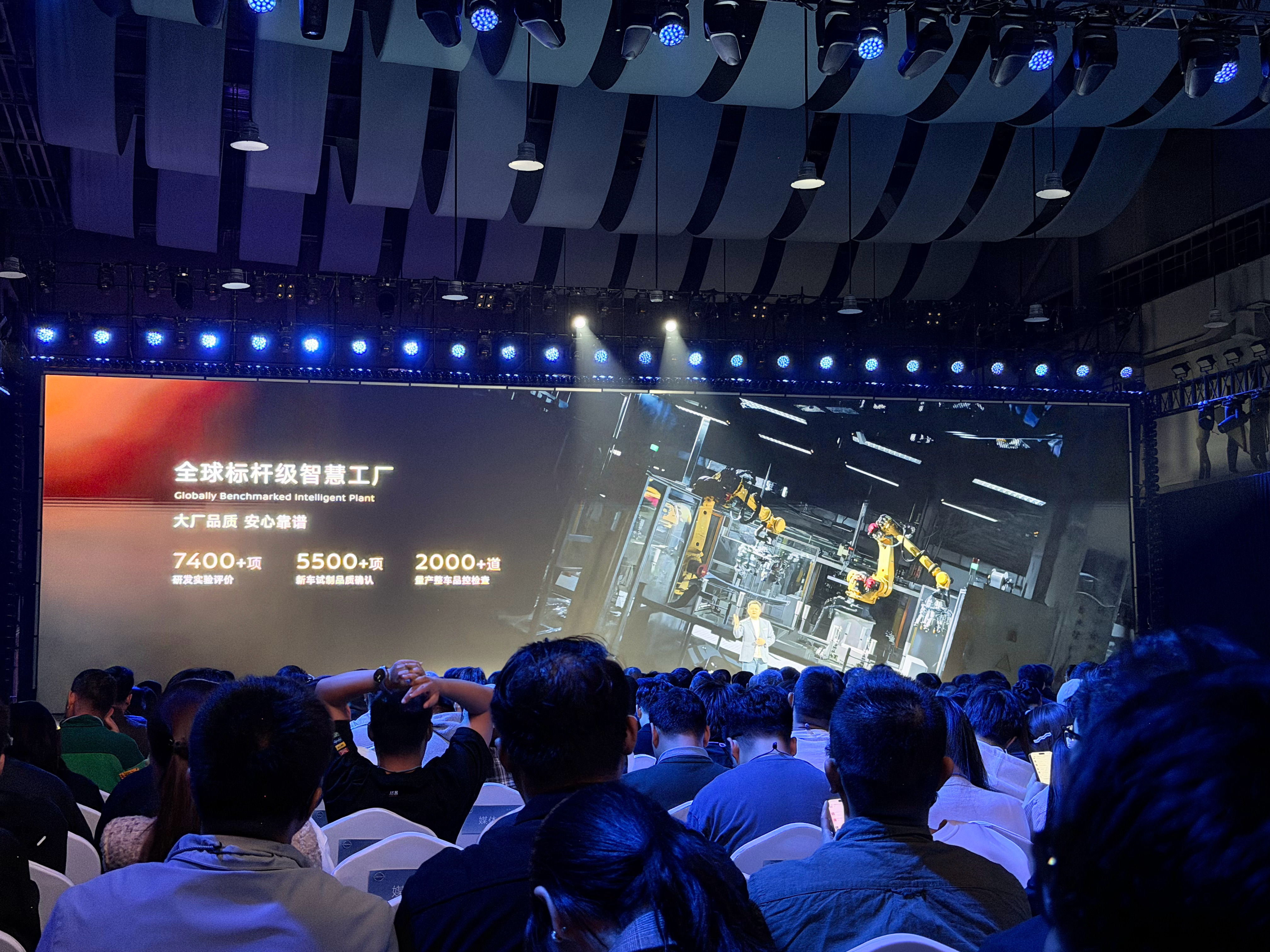 20度以上大电池180km纯电续航2L级亏电油耗20分钟快速补能2千元不到的年出