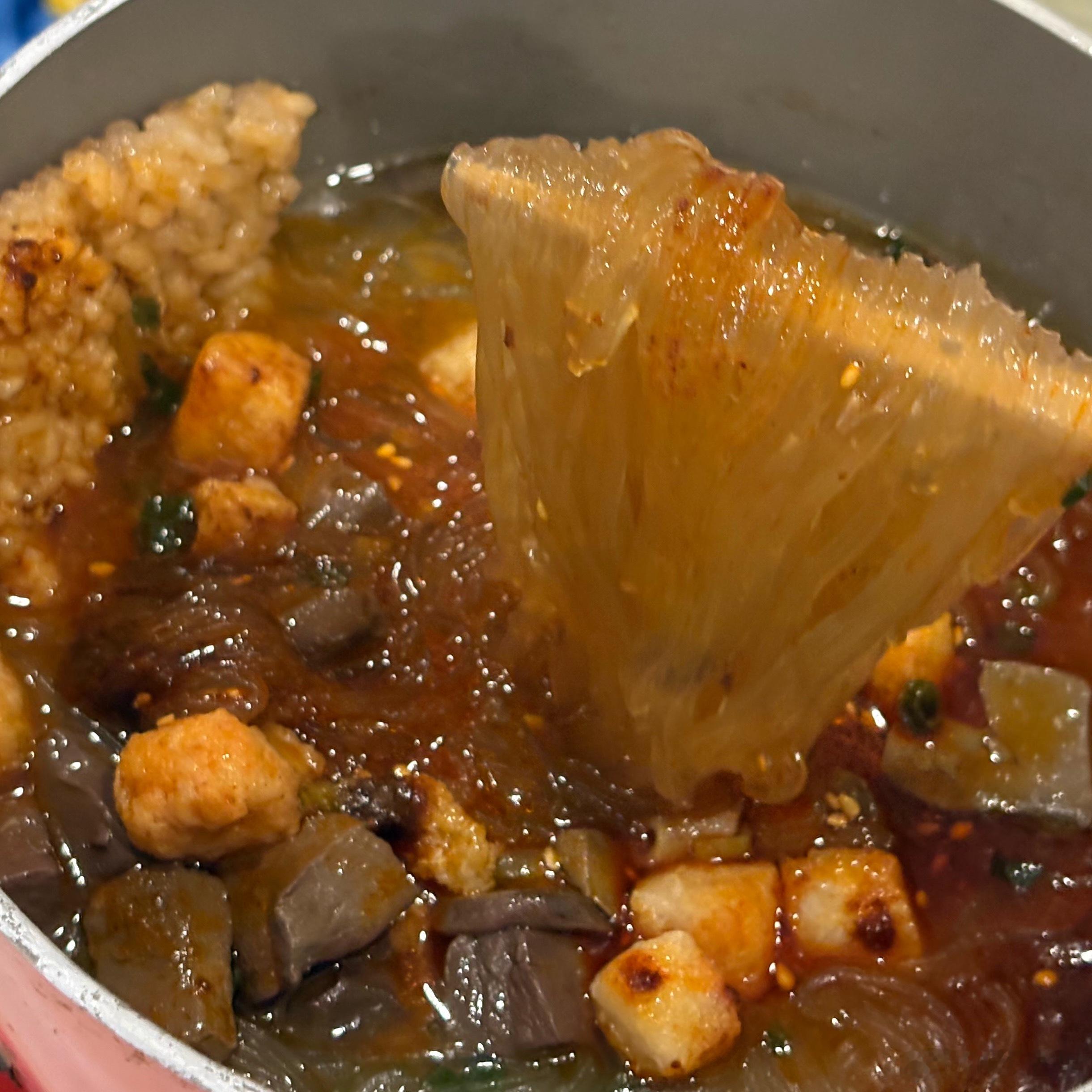 这个鸭血粉丝汤有点太好吃了！价格也很合适！超多料还送一块锅巴，就这两天开！ 