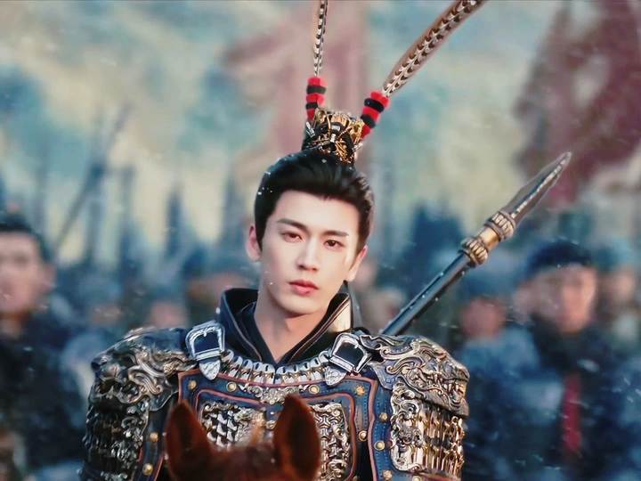 张凌赫逐玉的妆造张凌赫谢征的精致白净底色张凌赫逐玉的妆造，张凌赫谢征的精致白净底