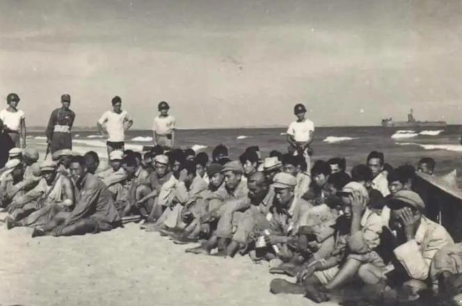 1949年10月，我军9086名战士扬帆渡海，强攻金门岛。血战三昼夜后，3800