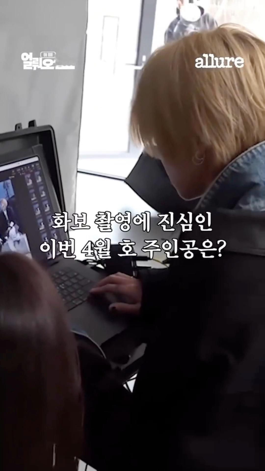 徐明浩 徐明浩杂志花絮 好美萌的一只猫 跳起来好可爱🥰 