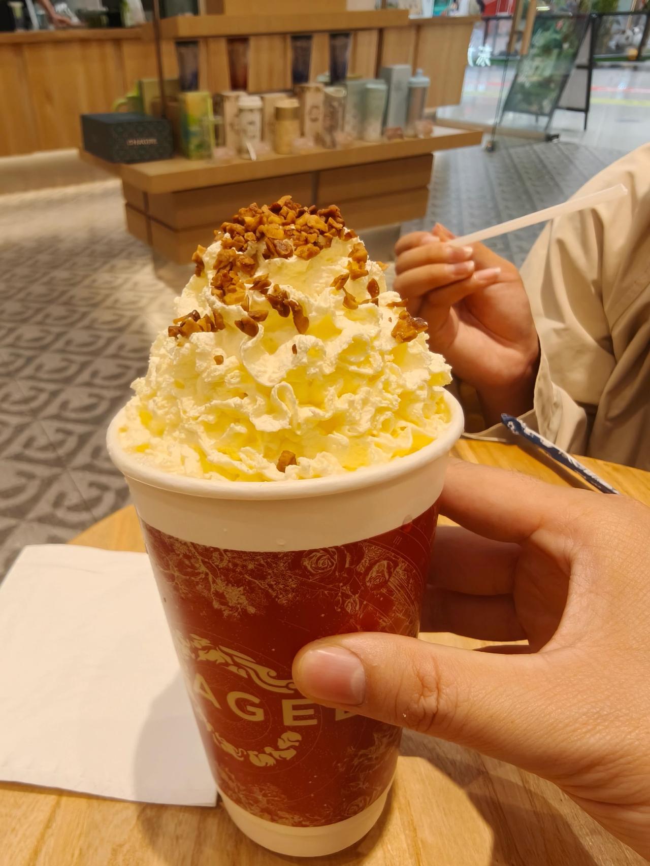 chagee茶饮 冰淇淋 奶茶 星巴克 治愈系冰激凌