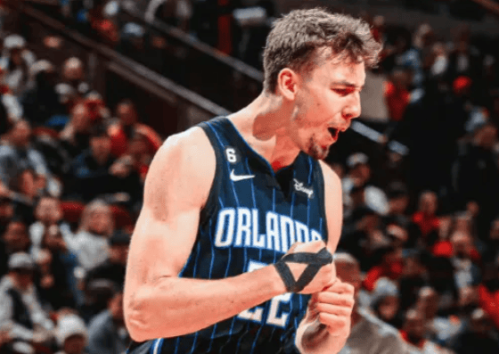 状态火热！瓦格纳首节5投2中、罚球4中4得到9分1板1助1抢断