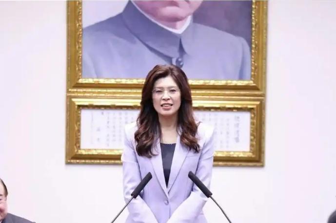 郑丽文为访美提前铺路了！

5 月 10 日，郑丽文接受美国有线电视新闻网（CN