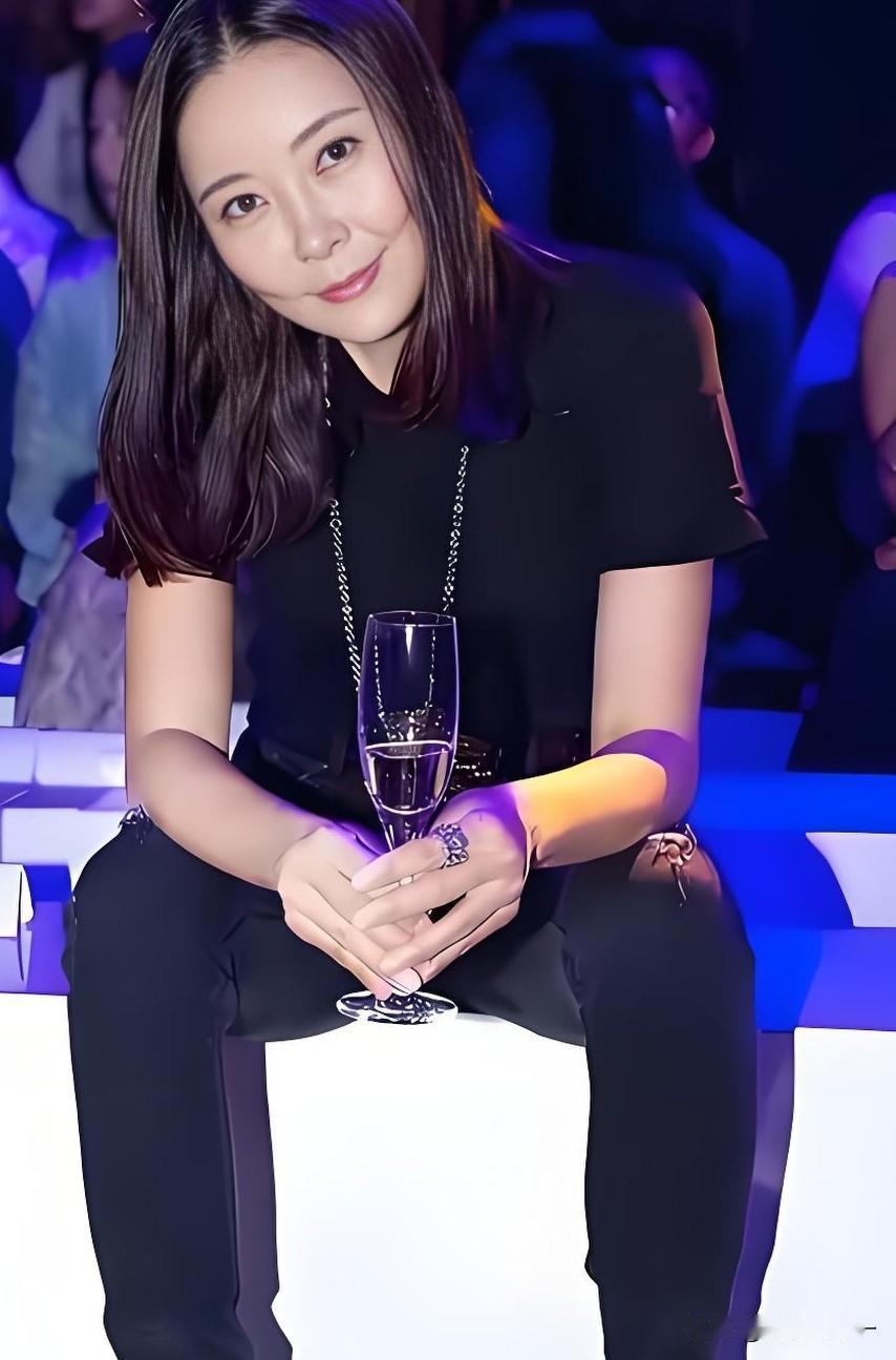 《兰香如故》口碑爆棚，

本来是冲着女主谭松韵来的，

不料却被剧中这个演配角的