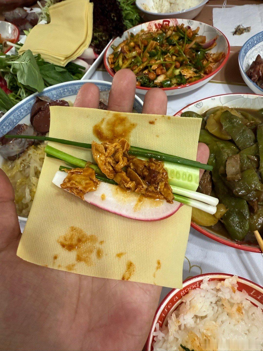 5月的哈尔滨32度 比杭州还热 回到家吃上这一口 给我香迷昏了 就是这个味[抱抱