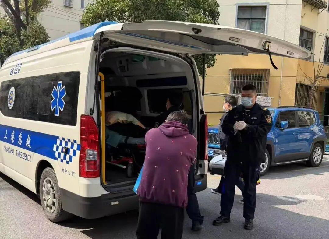 【平时“走”得勤，难时“救”得急！社区织密为老“应急网”】在社区治理的细微处，最