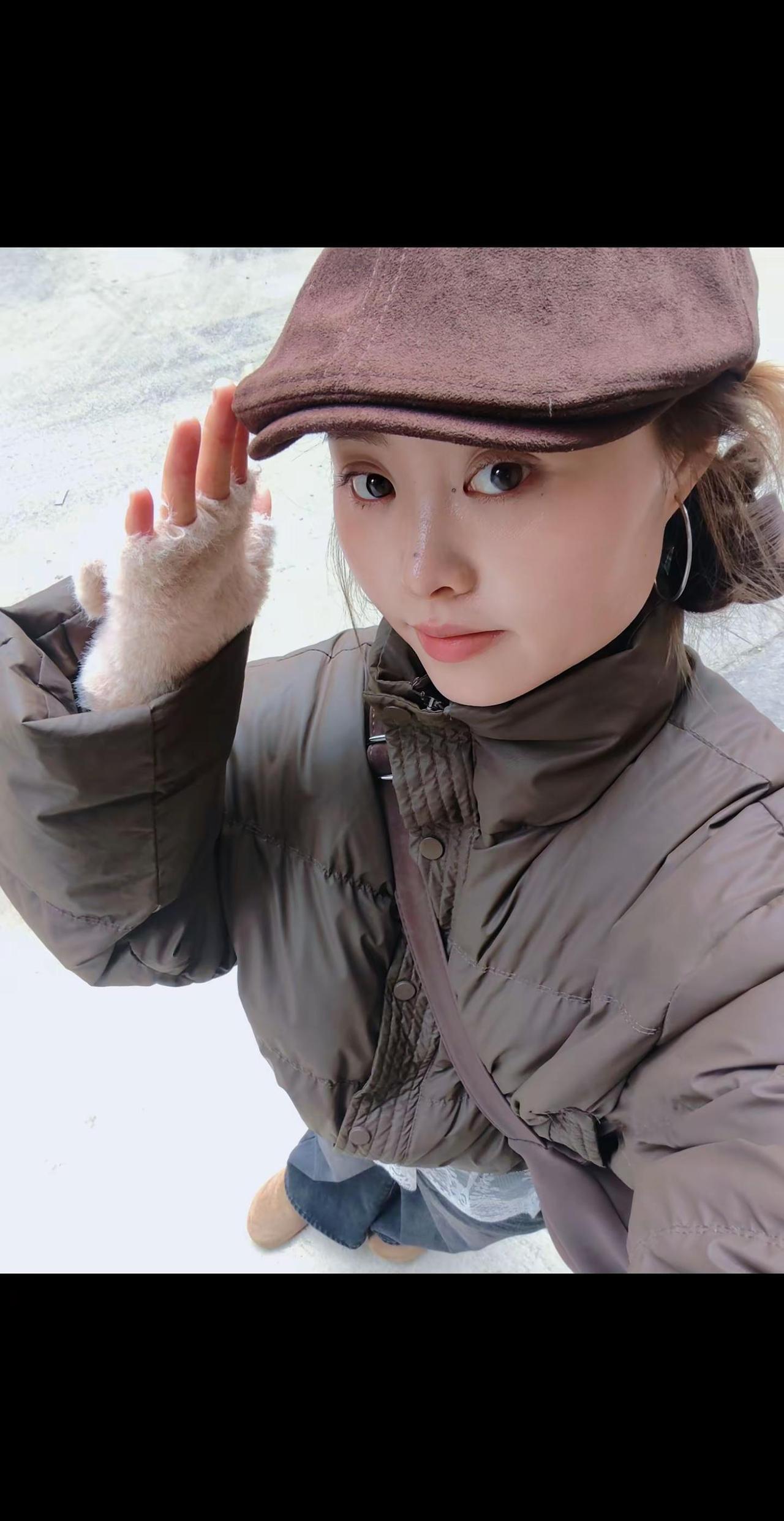 我不要乖乖女性格不要当淑女不要纤细的手臂我要有坚韧的内心有反驳的勇气有随时掀桌子