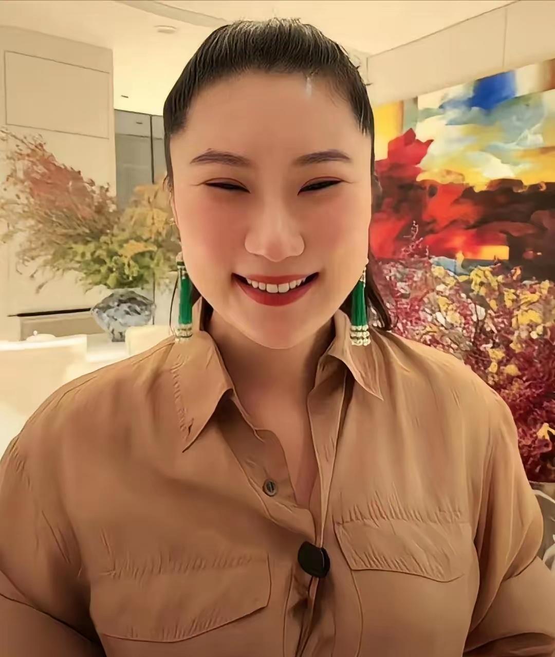 听说Coco还是单身一人，要是介绍给迟重瑞怎么样？迟重瑞也该有新的女人