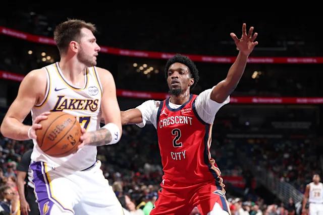 据《斯坦专栏》记者马克·斯坦透露，洛杉矶湖人正在积极寻求通过交易引进一名具备“3