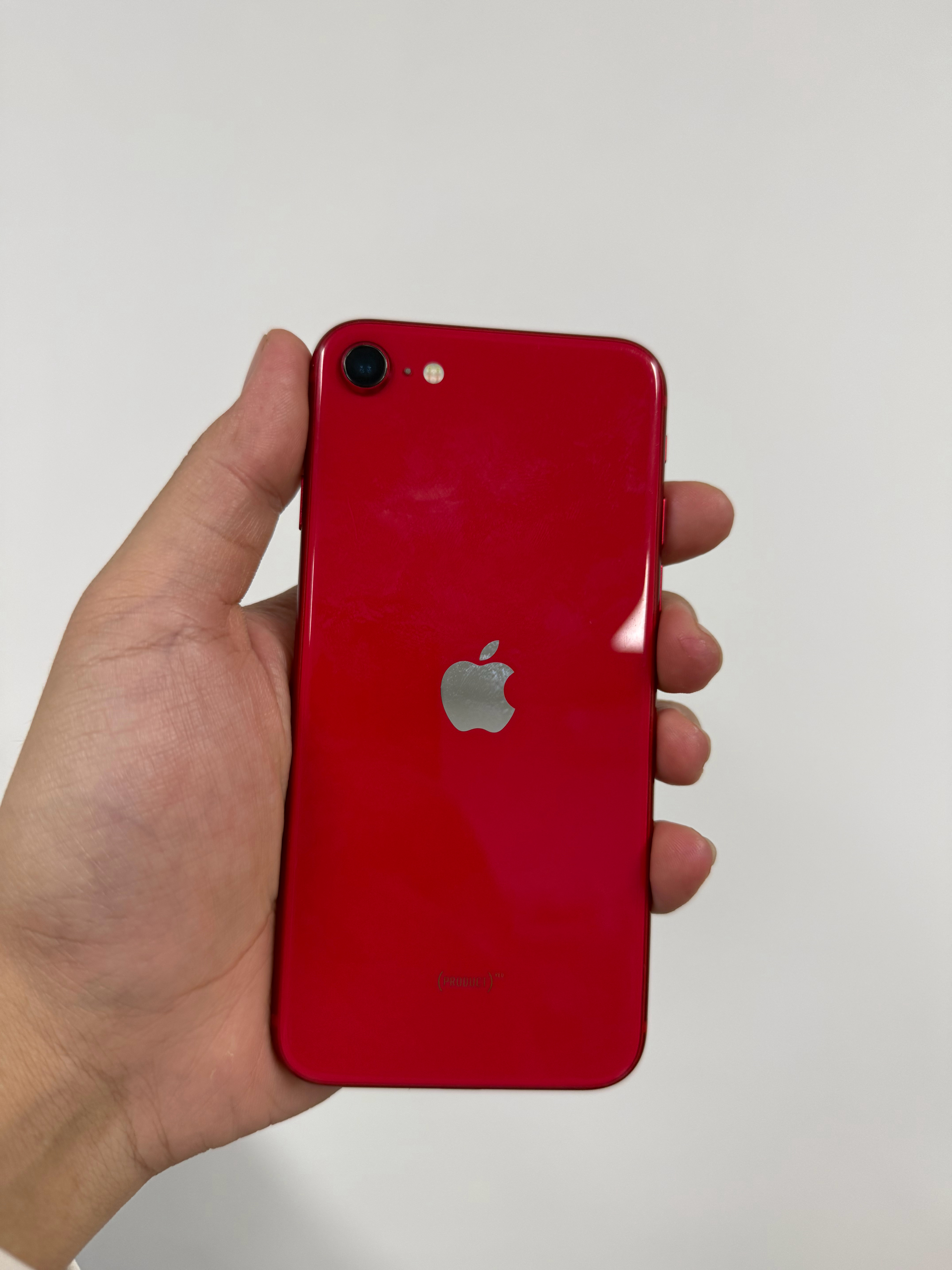 Se2在百元备用机里面属于很强的存在了吧？11系列同款处理器，护眼LCD屏幕，除