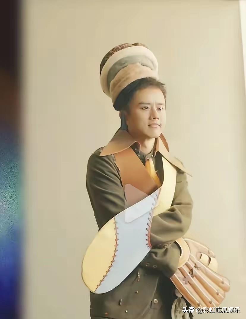 张杰的芭莎男士杂志照片土到新高度，他想象中的自己是霸总附体，网友看到的是闰土本土