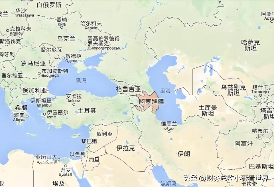俄罗斯如果在这个时候对付阿塞拜疆，那是十分不明智的行为。阿塞拜疆虽然很小，只有1