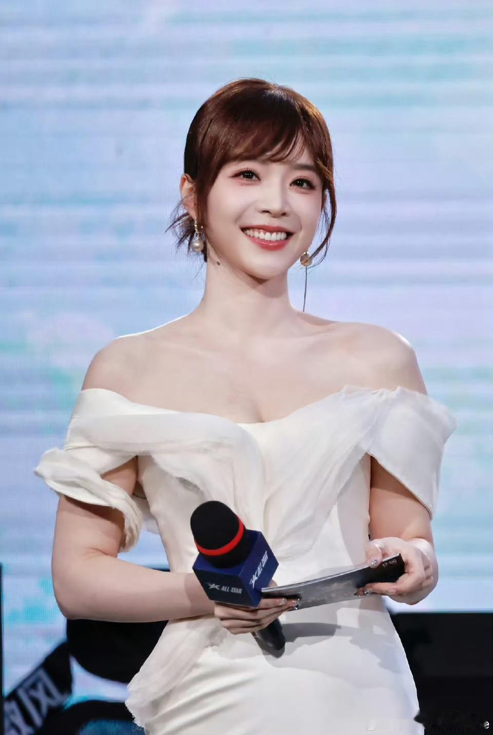 不给余霜阿姨来一发
说不过去了吧