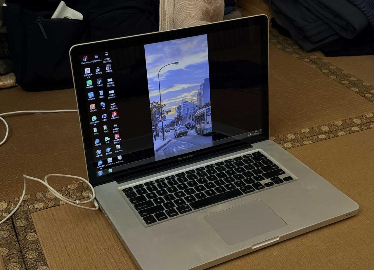 这台关机了7年的Mac真难杀啊
从小学开始家里就买了这台电脑，当时的价格1w3。