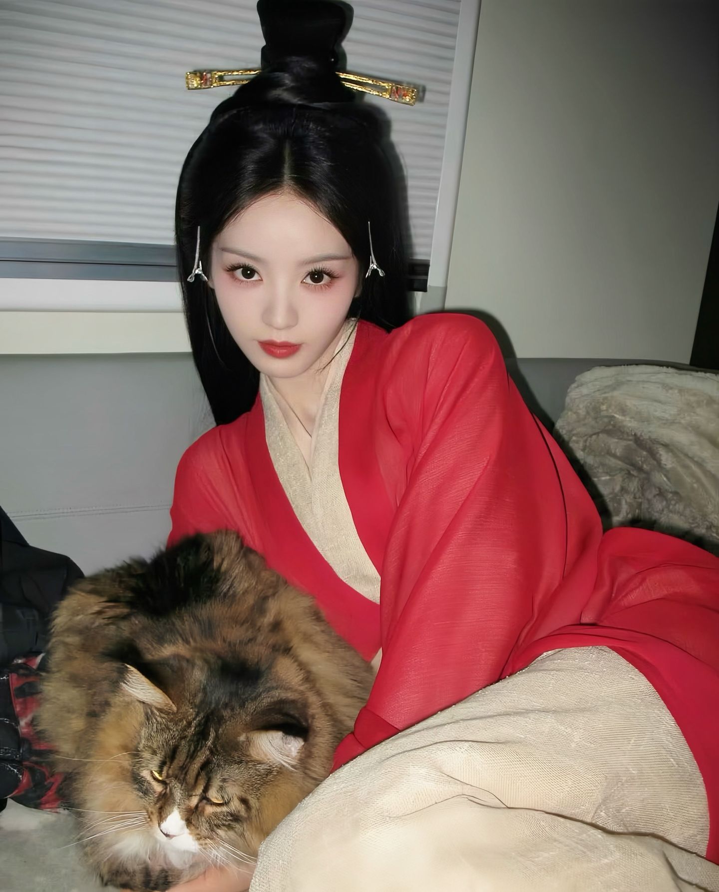 田曦薇 有刘海儿漂亮没刘海儿也漂亮美女无需证明自己的，支持田曦薇刘海自由，没刘海