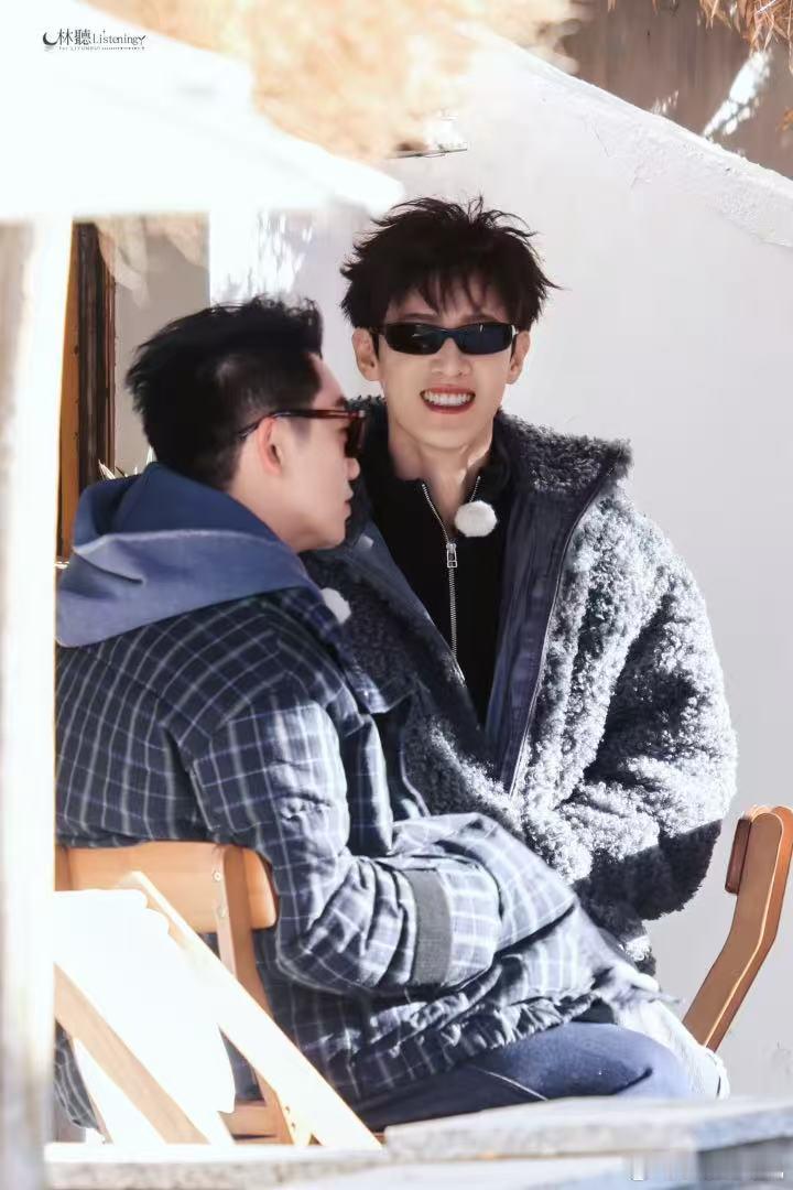 李昀锐回归跑男奔跑吧 小林带着好运气回归跑男！先赏白沙湖美景，再抽豪华房间，这回