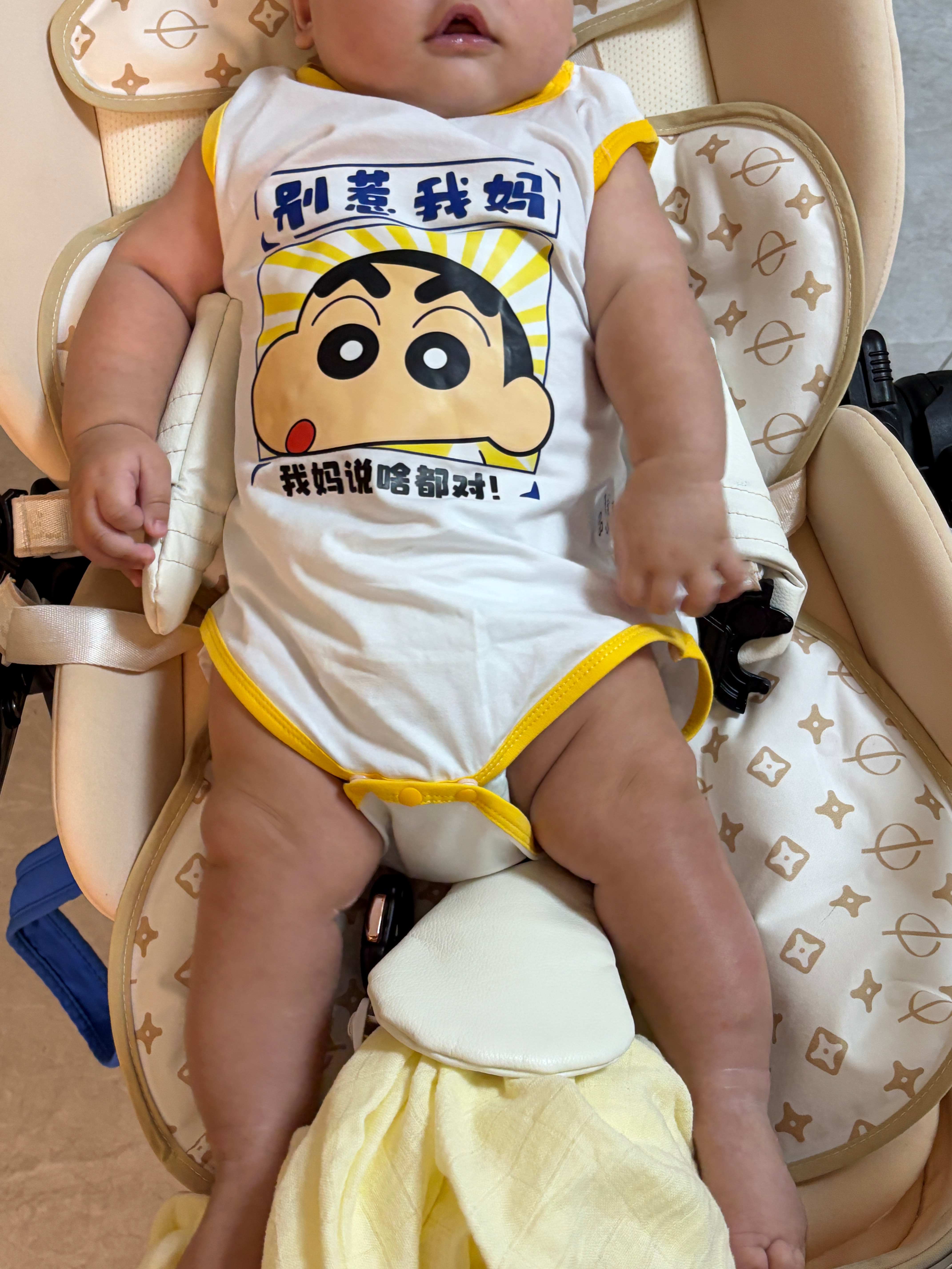 好家伙，看似是给小爆爆买的衣服，这明摆着是给我上紧箍咒啊