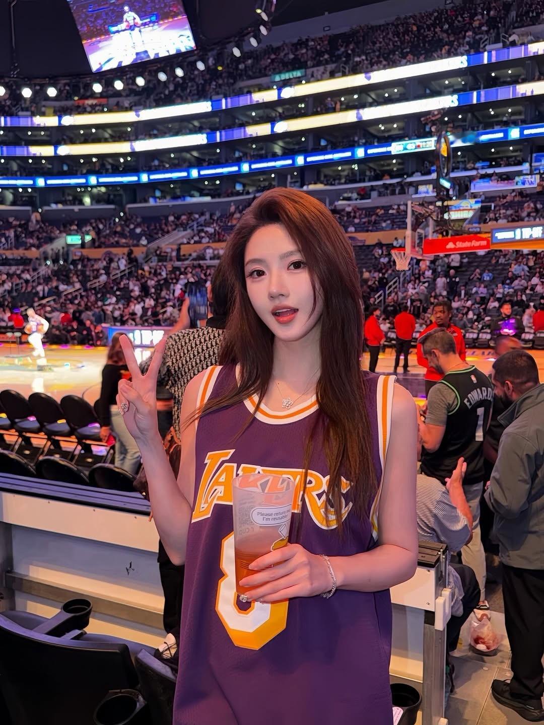 💜💛 平面模特李萱彤湖人国度LakeShow