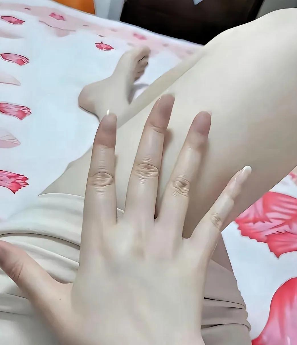 看看我的手，适合做美甲吗？

明天不上班，我是这样打算的，8点开始起床，吃完早点