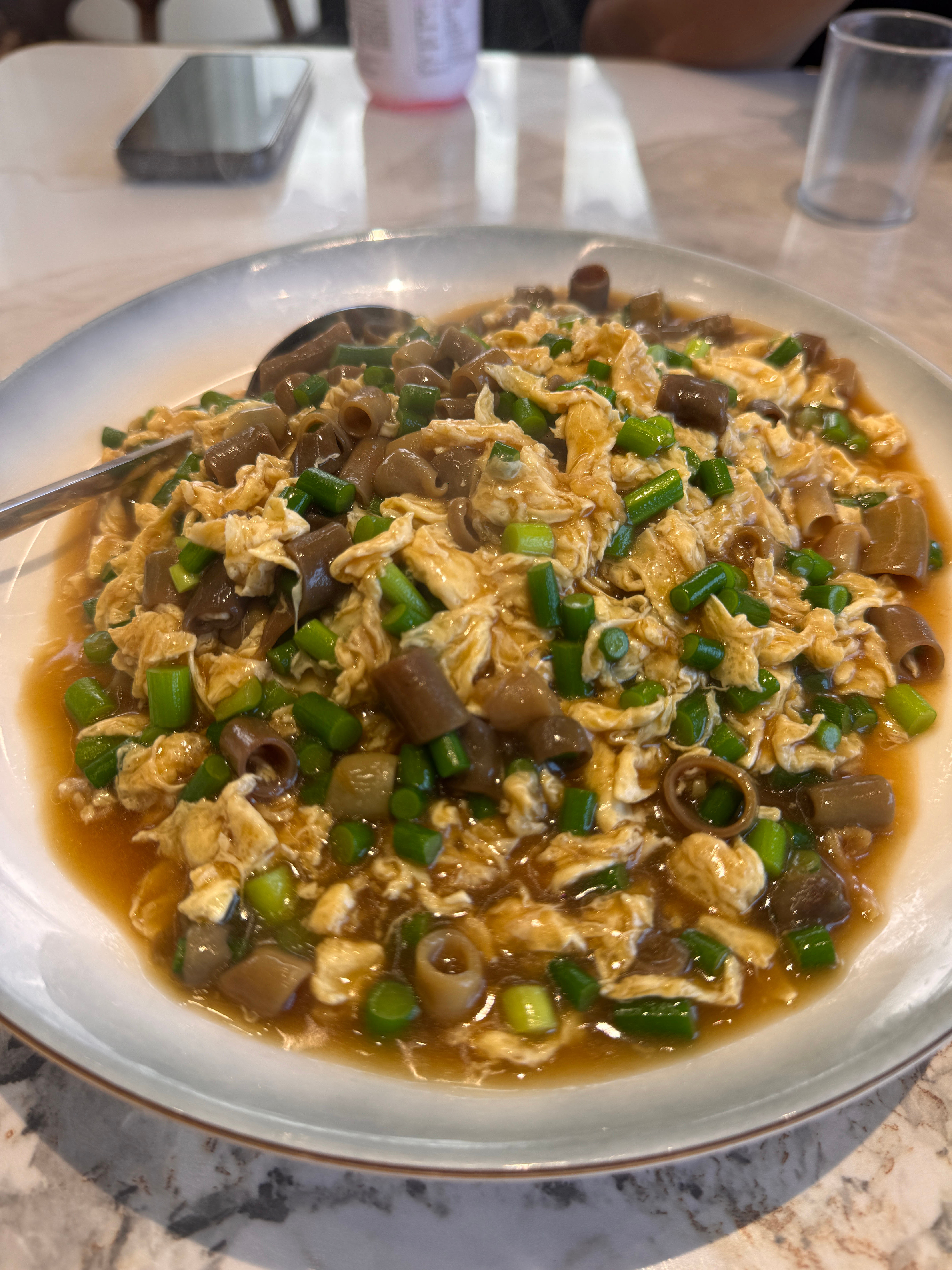 今日午餐🍱海肠捞饭香辣蟹🦀辣炒蛏子盐焗皮皮虾🦐海鲜饺子🥟海螺🐚肉  ​