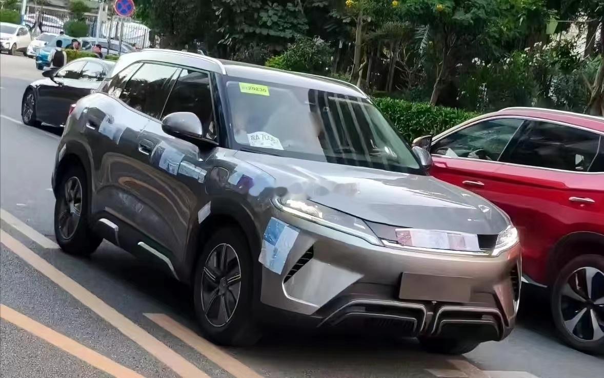这车怎么了？？？贴这么多的胶布啥意思？？？海阔试车超话 ​​​