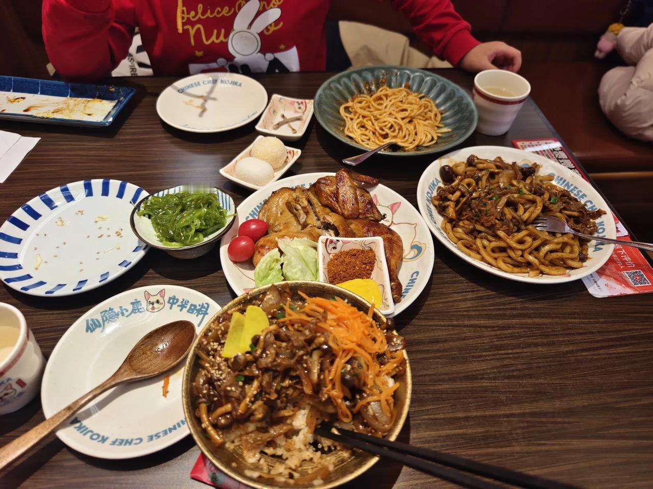 冬日生活分享一顿暖心的日式料理，可以驱散严冬腊月的寒气，吃饱饭，重整出发