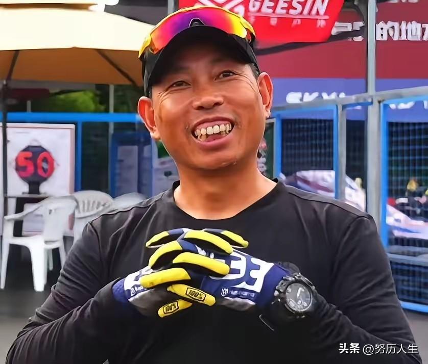 张雪师傅牙哥说，我一直盼着张雪能超越我，去拿世界冠军，可两三年过去，我心里也清楚