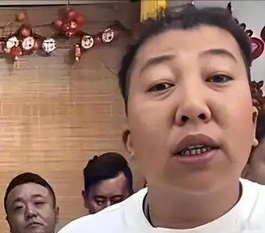 东北雨姐从2400万到禁言，复出路被彻底堵死！坐拥2400万粉丝的乡土顶流东北雨
