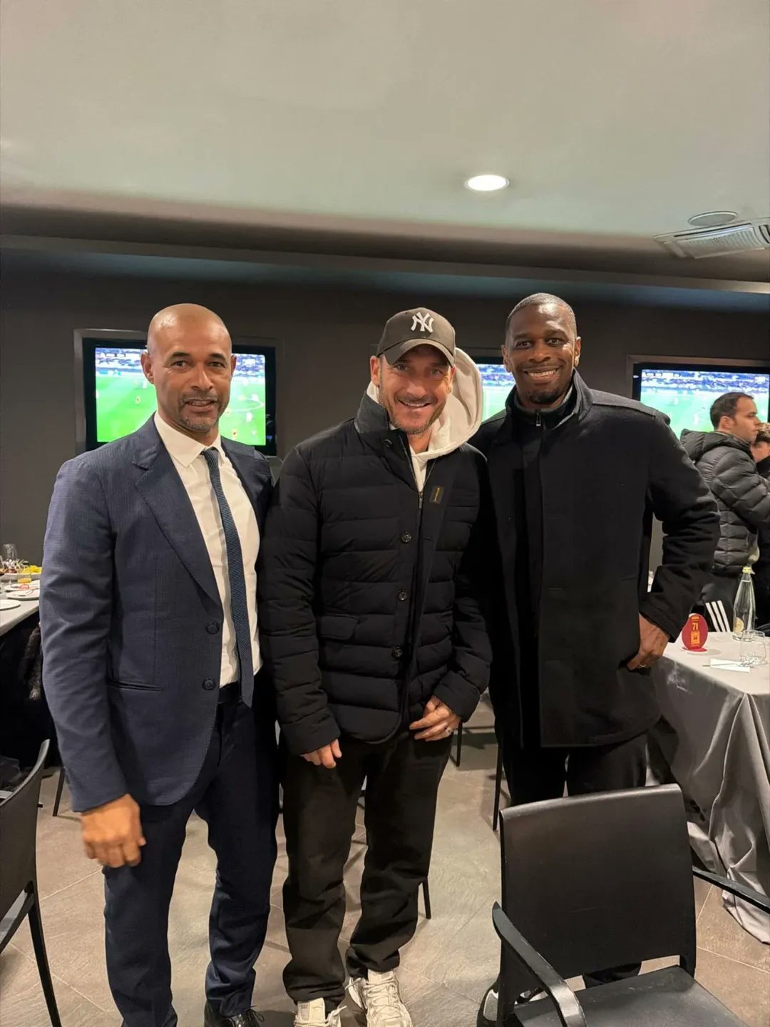 昨天胡安也来现场看球了，赛后还跟托蒂小聚