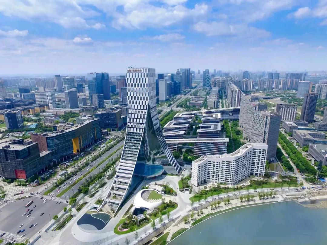 成都高新区VS重庆渝北区，成都高新区简直令人震撼，无论是经济还是城建，都强于重庆