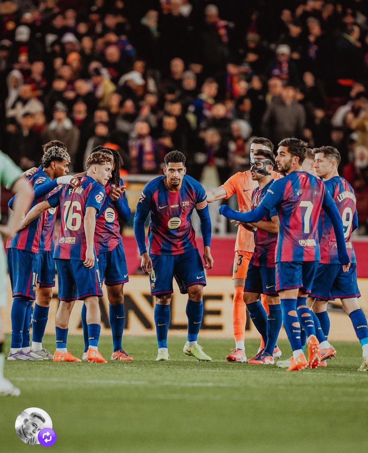 马卡报：如果阿劳霍的心理状态没有好转，巴塞罗那可能会在冬季转会市场上寻求引援，甚