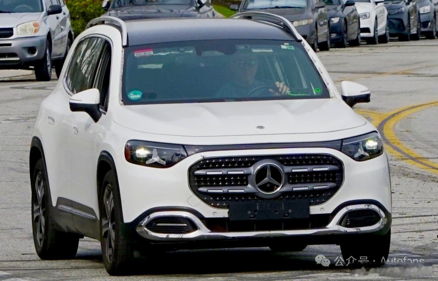 第一眼的感觉，特别是这个角度，大山东产老头乐既视感，你们说像不像？ 烟台