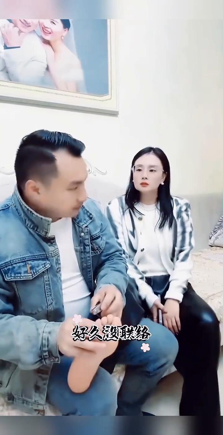 好久没联络，现在你过的怎么样？忘不掉昨日的时光，就算各一方，依然把你放心上。这段