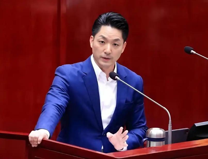 台北市市长蒋万安拒绝国民党主席，真的只是没兴趣吗？一年过去，他的政治布局逐渐清晰