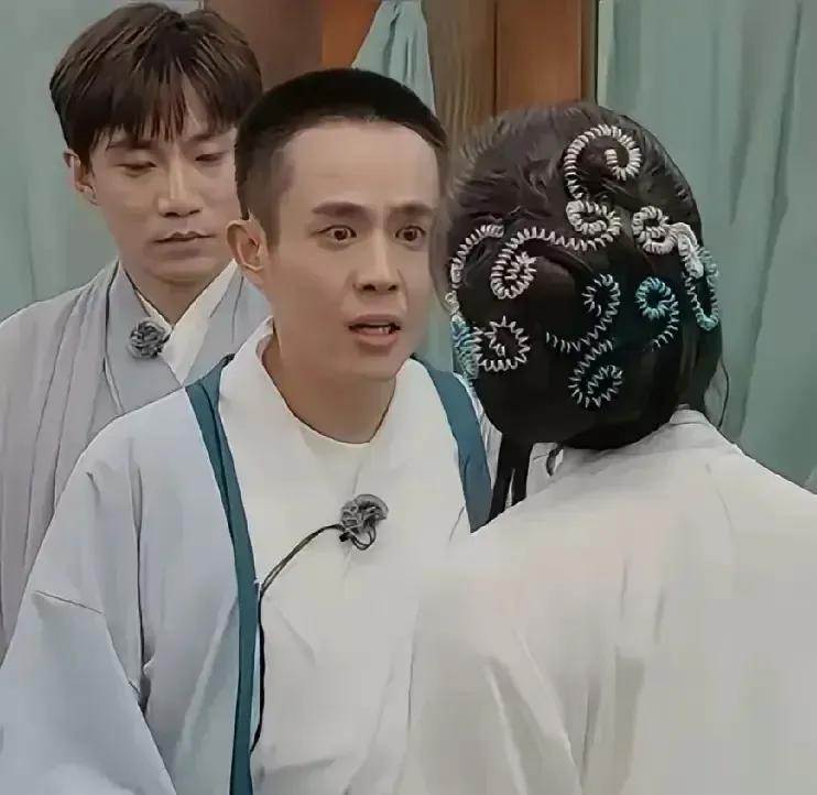 感觉王星的眼神，不像是演的，王星自从发生了那件事后，变了一个人，像一下子老了十多